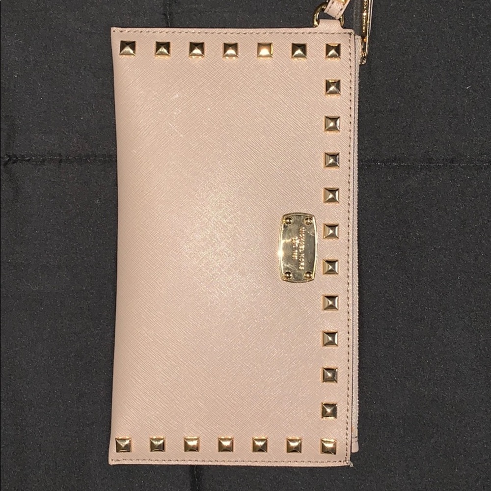 Wristlet